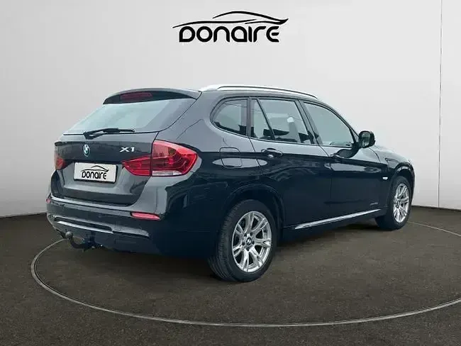Käytetty BMW X1 Performance 143 HP (105 kW) 2012 Musta Katumaasturi