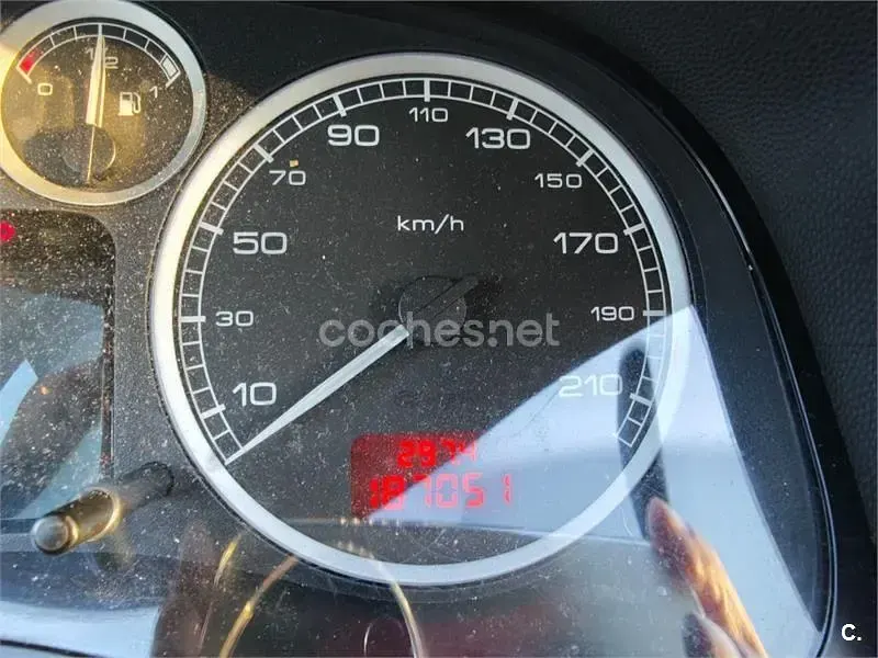 Usado Peugeot 307 110 CV (80 kW) 2003 Gris / plata Berlina