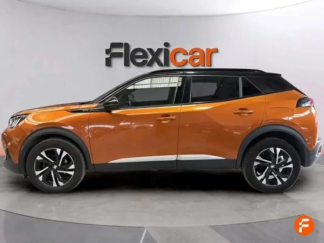 Usado Peugeot 2008 Allure 131 CV (96 kW) 2020 Naranja SUV