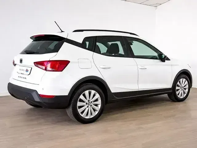 Usado Seat Arona Style 95 CV (69 kW) 2019 Blanco SUV