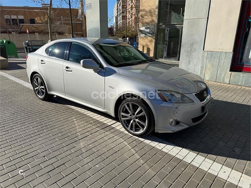 Usado Lexus IS220d 177 CV (130 kW) 2009 Gris / plata Berlina