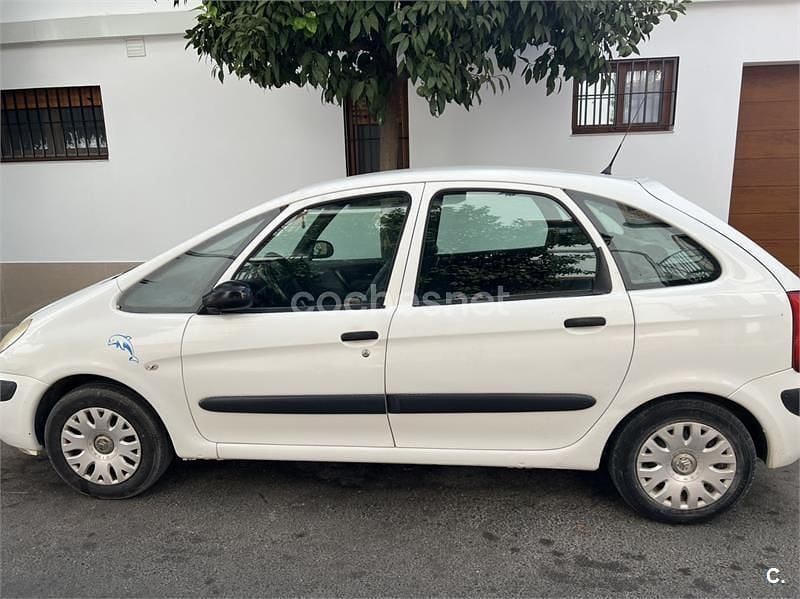 Blanco Usado 2007 Citroën Xsara Picasso Exclusive Monovolumen | 3800 € (Precio justo) - Imagen 1/4
