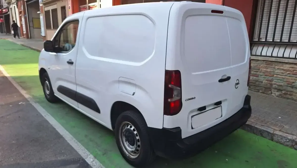 Usado Opel Combo S 99 CV (72 kW) 2022 Blanco Monovolumen