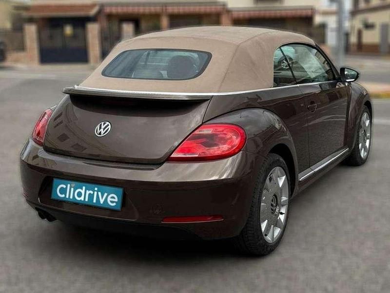 Usado VW Beetle Design 140 CV (102 kW) 2013 Marrón Utilitario