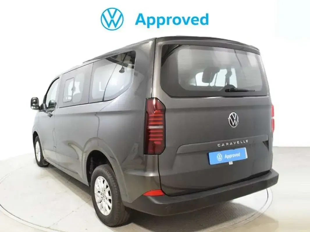 Usado VW Caravelle 150 CV (110 kW) 2025 Verde Van