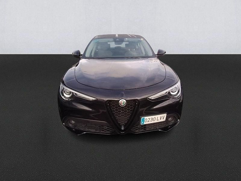 Usado Alfa Romeo Stelvio Sprint 190 CV (139 kW) 2022 Negro SUV