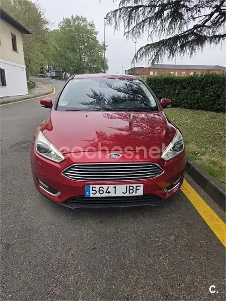 Usado Ford Focus Titanium 115 CV (84 kW) 2014 Rojo Berlina