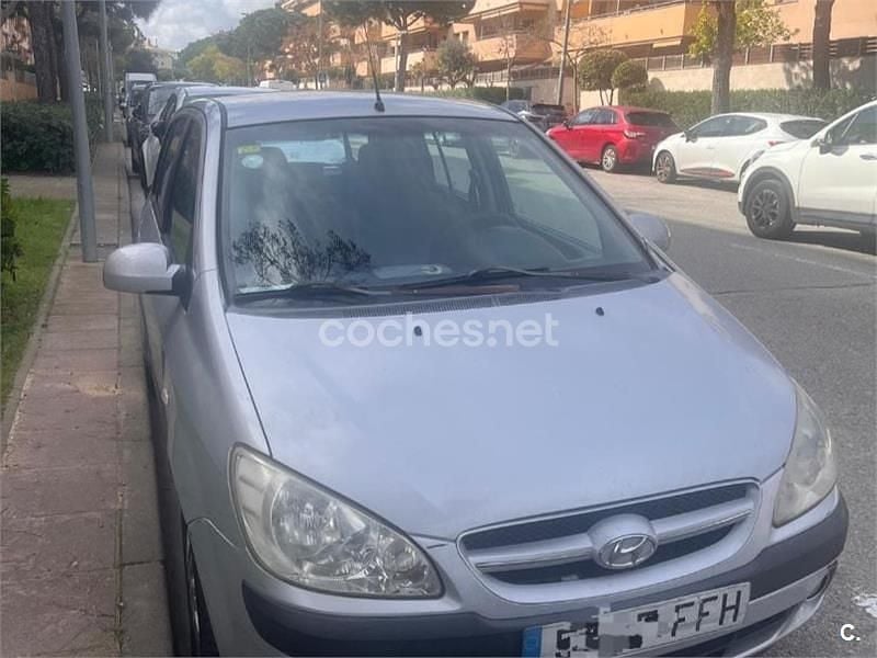 Usado Hyundai Getz SE 97 CV (71 kW) 2006 Gris / plata Utilitario