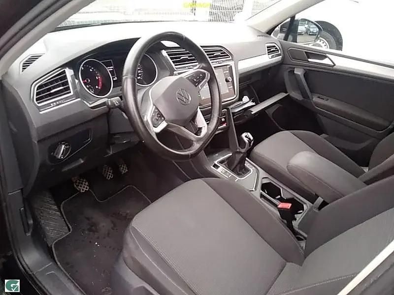 Usado VW Tiguan Life 122 CV (89 kW) 2021 Gris SUV