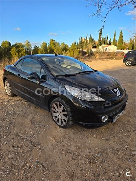 Usado Peugeot 207 CC 110 CV (80 kW) 2007 Negro Descapotable