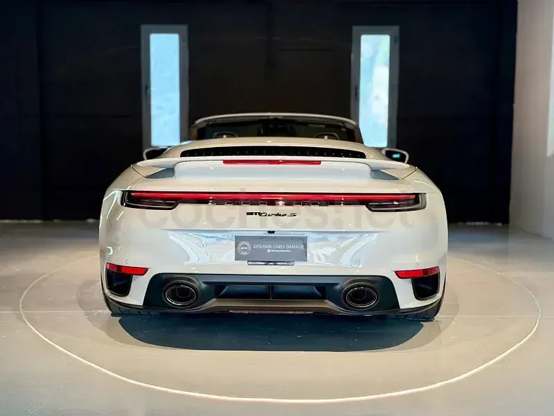 Usado Porsche 911 Turbo S Cabriolet 650 CV (478 kW) 2022 Gris / plata Descapotable