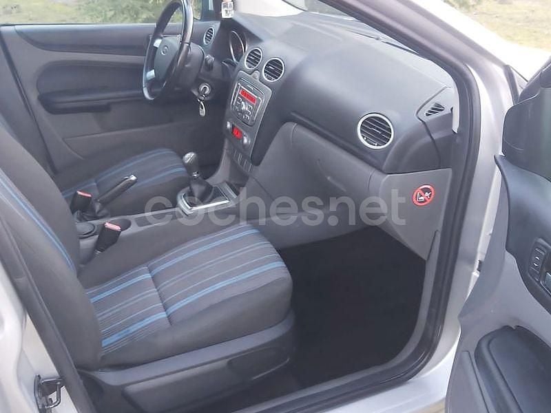 Usado Ford Focus 109 CV (80 kW) 2009 Gris / plata Berlina