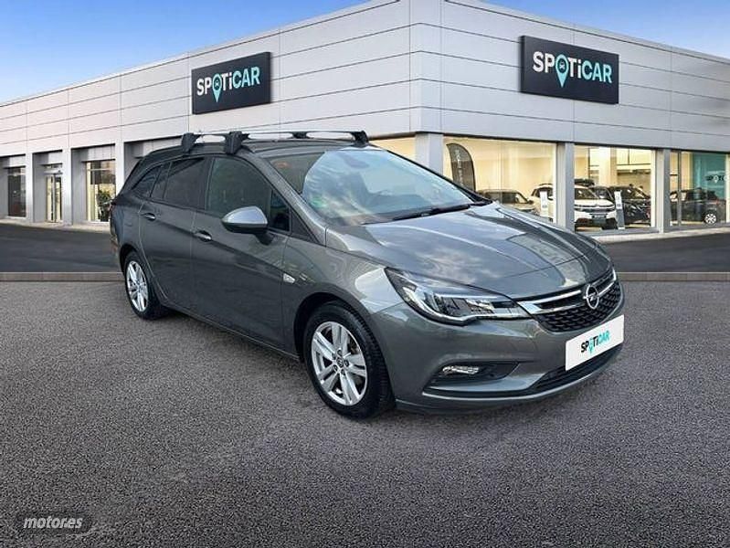 Usado Opel Astra Selective 110 CV (80 kW) 2018 Gris Familiar