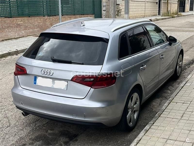 Usado Audi A3 Advanced 110 CV (80 kW) 2015 Gris / plata Berlina
