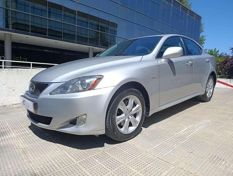 Usado Lexus IS220d 177 CV (130 kW) 2007 Plateado Berlina