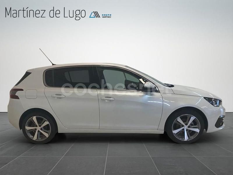 Usado Peugeot 308 Allure 130 CV (95 kW) 2019 Blanco Berlina