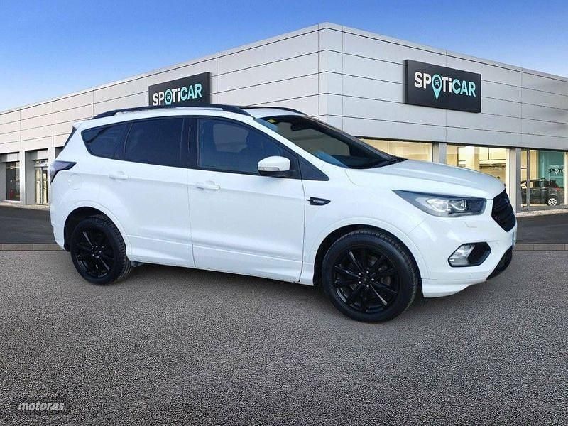 Usado Ford Kuga ST-Line 120 CV (88 kW) 2017 Blanco SUV