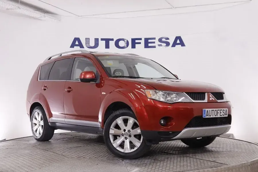 Usado Mitsubishi Outlander 140 CV (102 kW) 2009 Rojo SUV