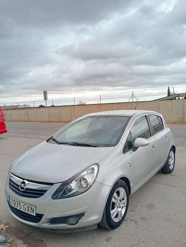 Usado Opel Corsa 95 HP (69 kW) 2010 Cinzento Citadino