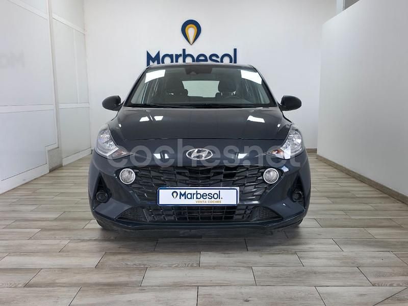 Usado Hyundai i10 67 CV (49 kW) 2021 Gris / plata Utilitario