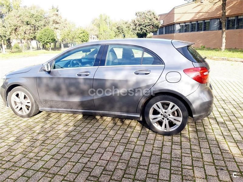 Usado Mercedes A180 109 CV (80 kW) 2018 Blanco Berlina