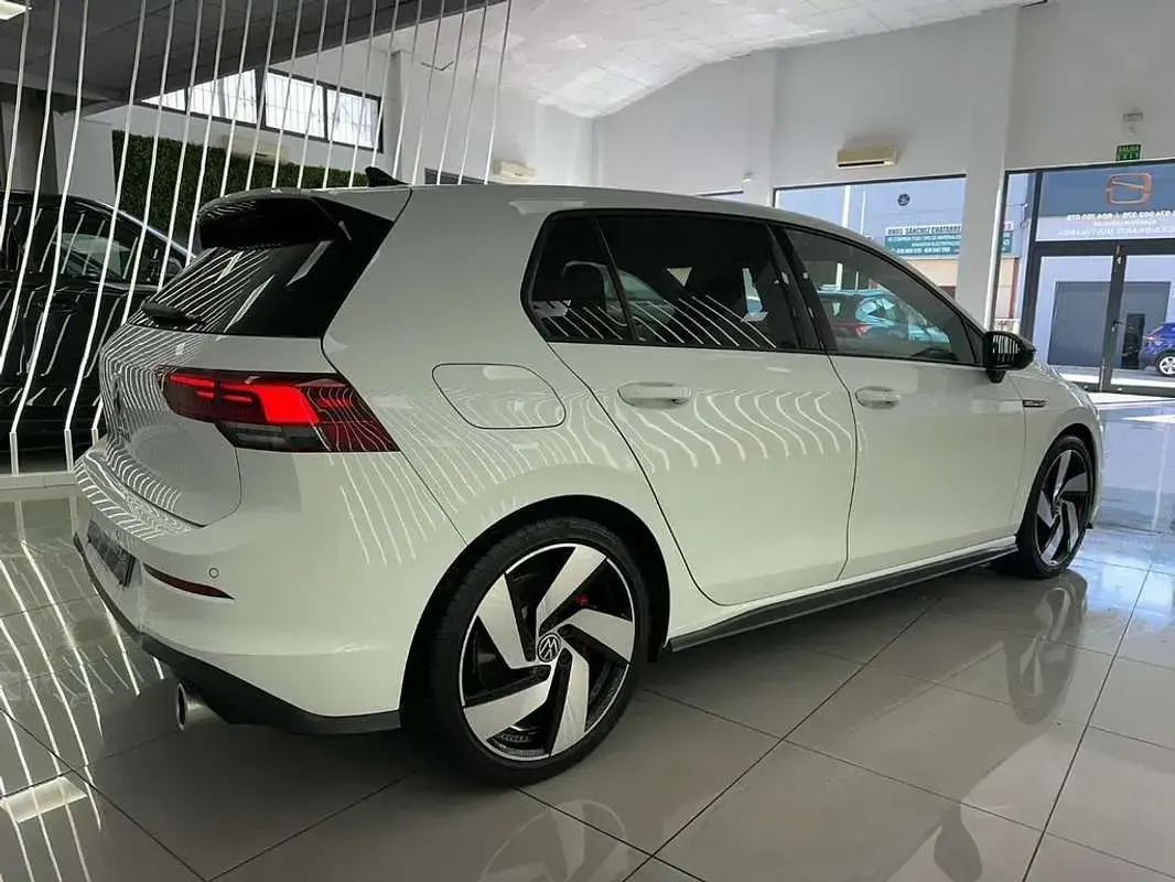 Usado VW Golf VIII GTI 245 HP (180 kW) 2022 Branco Citadino