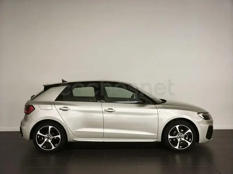 Usado Audi A1 Sportback Sport 116 CV (85 kW) 2025 Gris / plata Utilitario