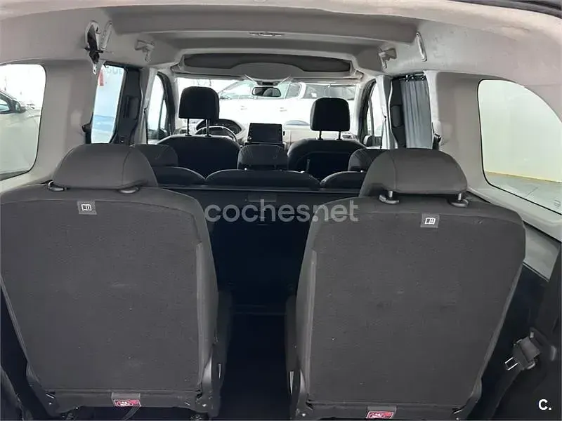 Usado Peugeot Rifter Allure 130 CV (95 kW) 2020 Gris / plata Monovolumen