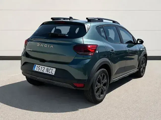 Usado Dacia Sandero Extreme 101 CV (74 kW) 2025 Verde Berlina