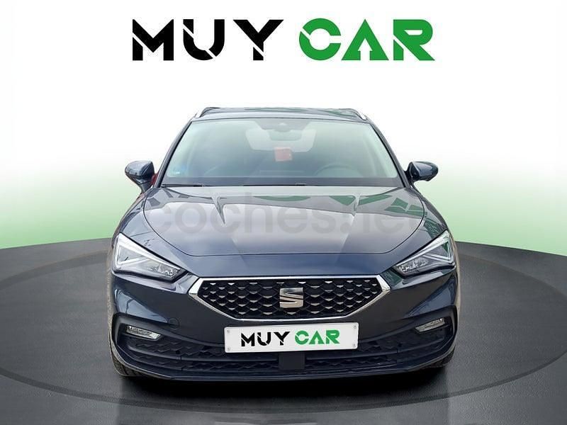 Usado Seat Leon XCELLENCE 150 CV (110 kW) 2022 Gris / plata Familiar