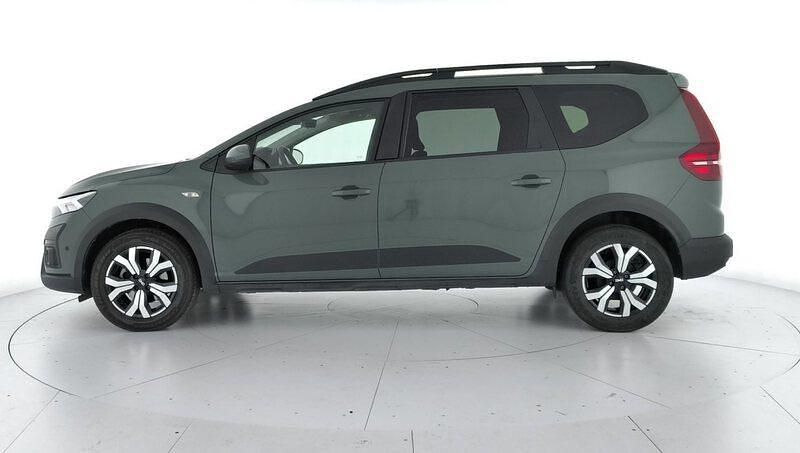 Usado Dacia Jogger Expression 110 HP (80 kW) 2024 Verde Monovolume