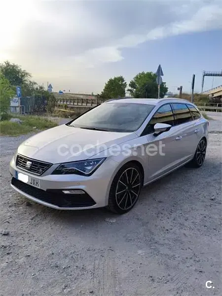Usado Seat Leon ST FR 184 CV (135 kW) 2017 Gris / plata Familiar