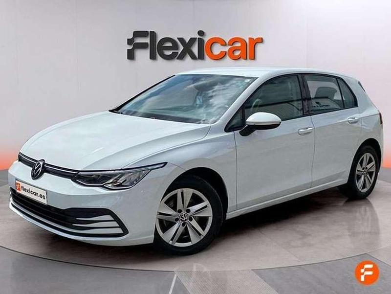 Usado VW Golf VIII Life 116 CV (85 kW) 2022 Blanco Familiar