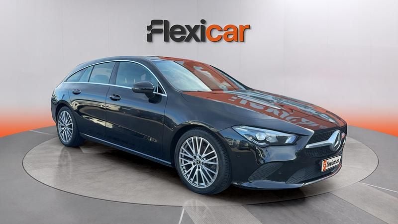 Usado Mercedes CLA180 Shooting Brake 136 CV (100 kW) 2021 Negro Familiar