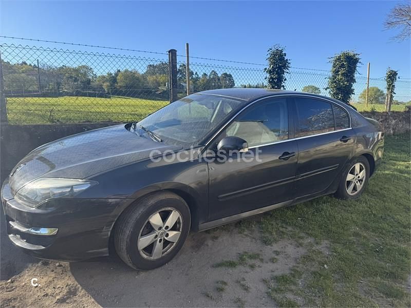 Usado Renault Laguna III Dynamique 130 CV (95 kW) 2011 Negro Berlina