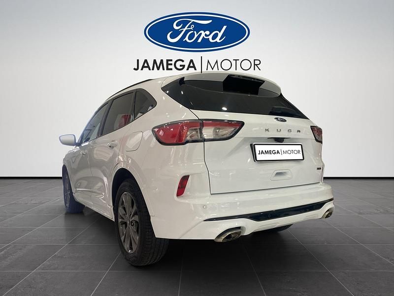 Usado Ford Kuga ST-Line X 225 CV (165 kW) 2022 Blanco SUV