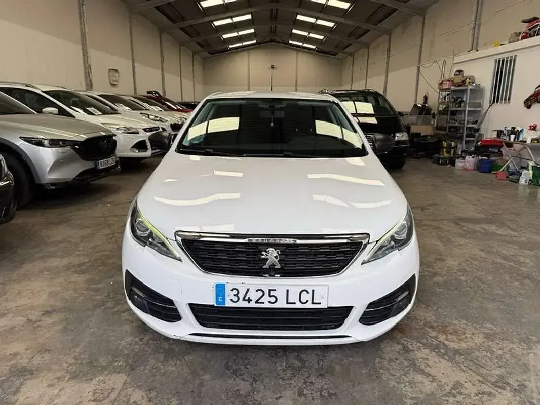 Usado Peugeot 308 Style 99 CV (72 kW) 2019 Blanco Utilitario