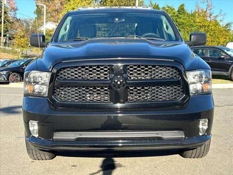 Usado Dodge Ram 305 CV (224 kW) 2021 Gris Pickup/Camioneta