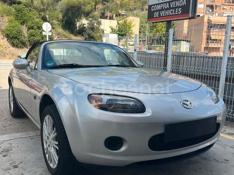 Usado Mazda MX5 Active 126 CV (92 kW) 2006 Gris / plata Descapotable
