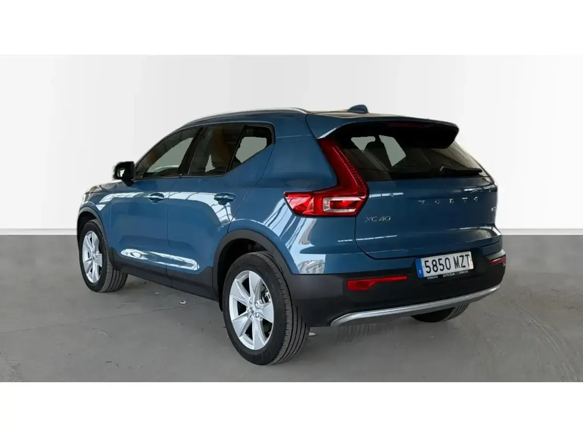 Usado Volvo XC40 Core 163 CV (119 kW) 2025 Azul SUV