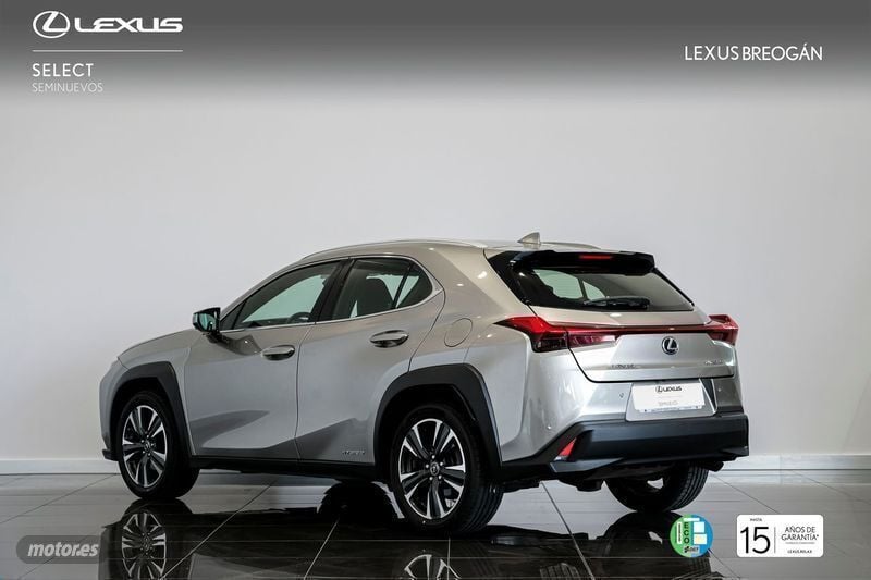 Usado Lexus UX 250h Executive Line 184 CV (135 kW) 2020 Plateado SUV