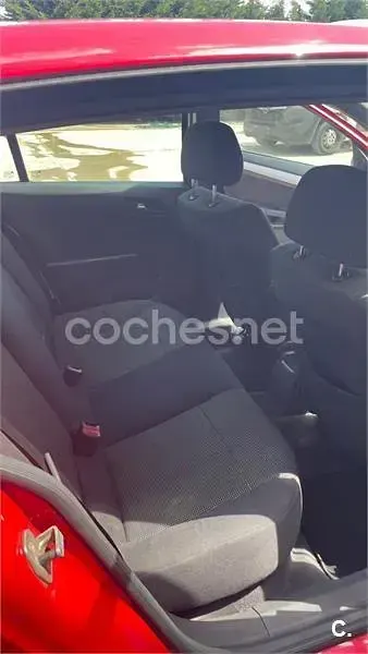 Usado Opel Astra Enjoy 100 CV (73 kW) 2007 Rojo Berlina