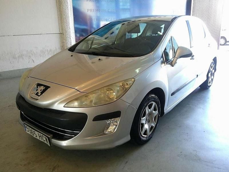 Usado Peugeot 308 Envy 92 CV (67 kW) 2011 Plateado Utilitario