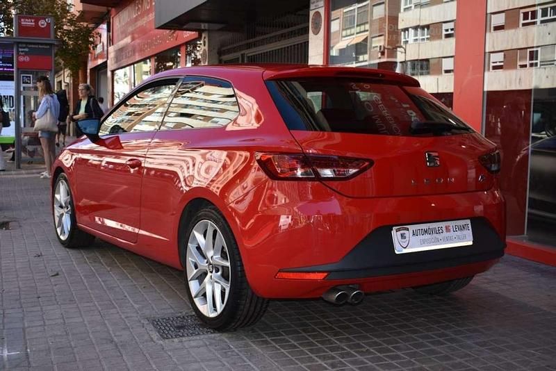 Usado Seat Leon SC FR 150 CV (110 kW) 2014 Rojo Utilitario
