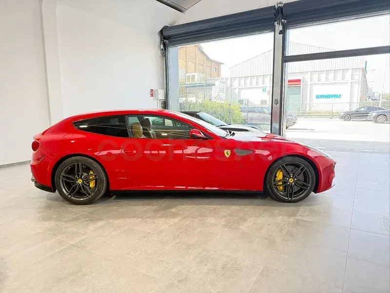 Usado Ferrari FF 660 CV (485 kW) 2012 Rojo Familiar