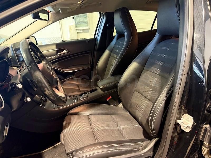 Usado Mercedes GLA200 136 CV (100 kW) 2017 Negro SUV