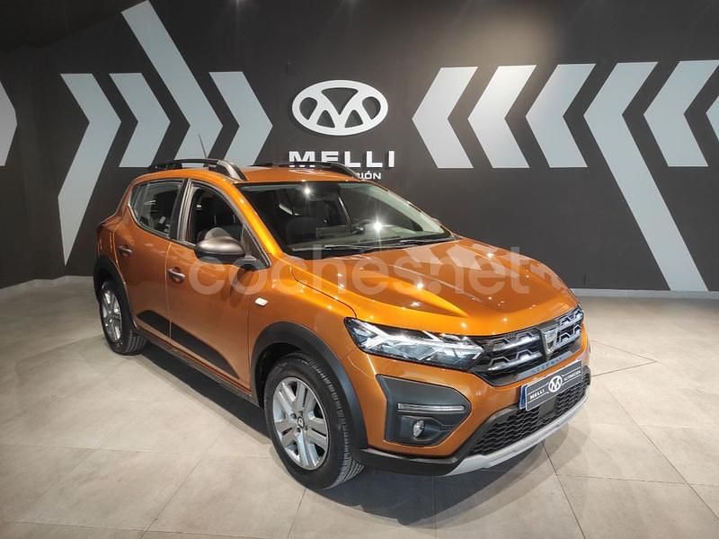 Usado Dacia Sandero Essentiel 91 CV (66 kW) 2021 Naranja Utilitario