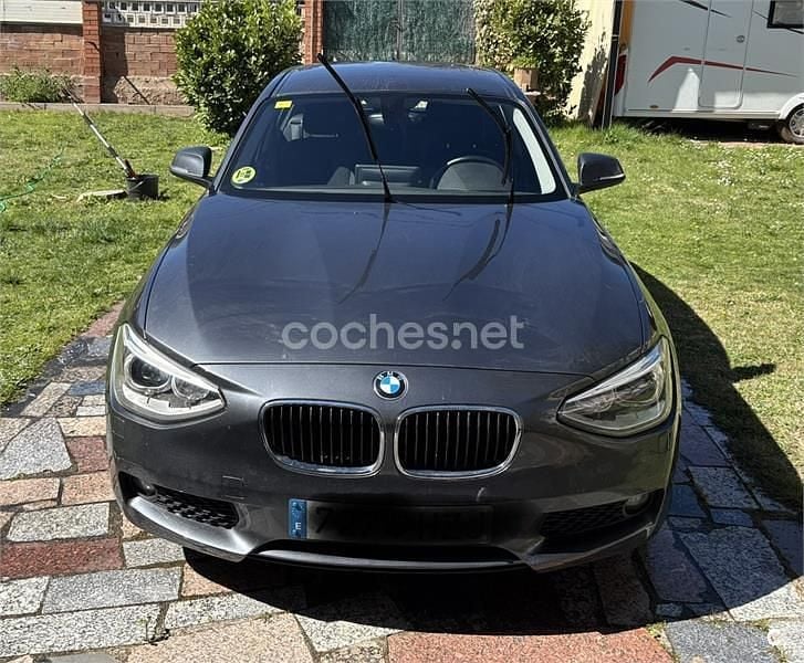 Usado BMW 118 Sport Line 143 CV (105 kW) 2014 Gris / plata Utilitario