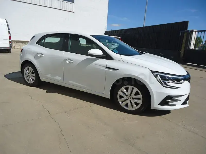 Usado Renault Mégane II Equilibre 115 CV (84 kW) 2022 Blanco Berlina