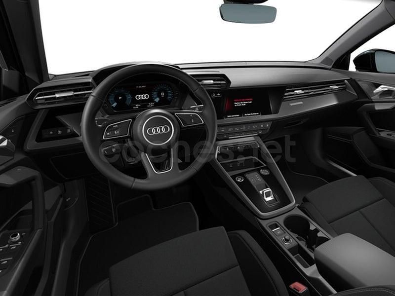 Usado Audi A3 Advanced Plus 204 CV (150 kW) 2022 Gris / plata Berlina